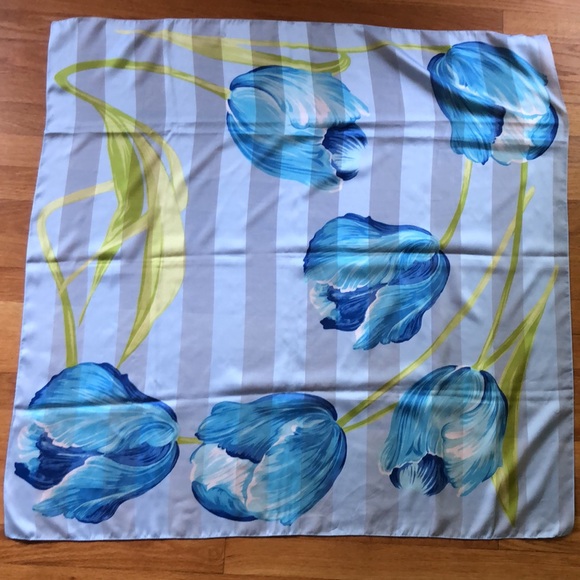 VTG Symphony Scarfs Large Square Scarf Blue Tulip  Design - Picture 7 of 14